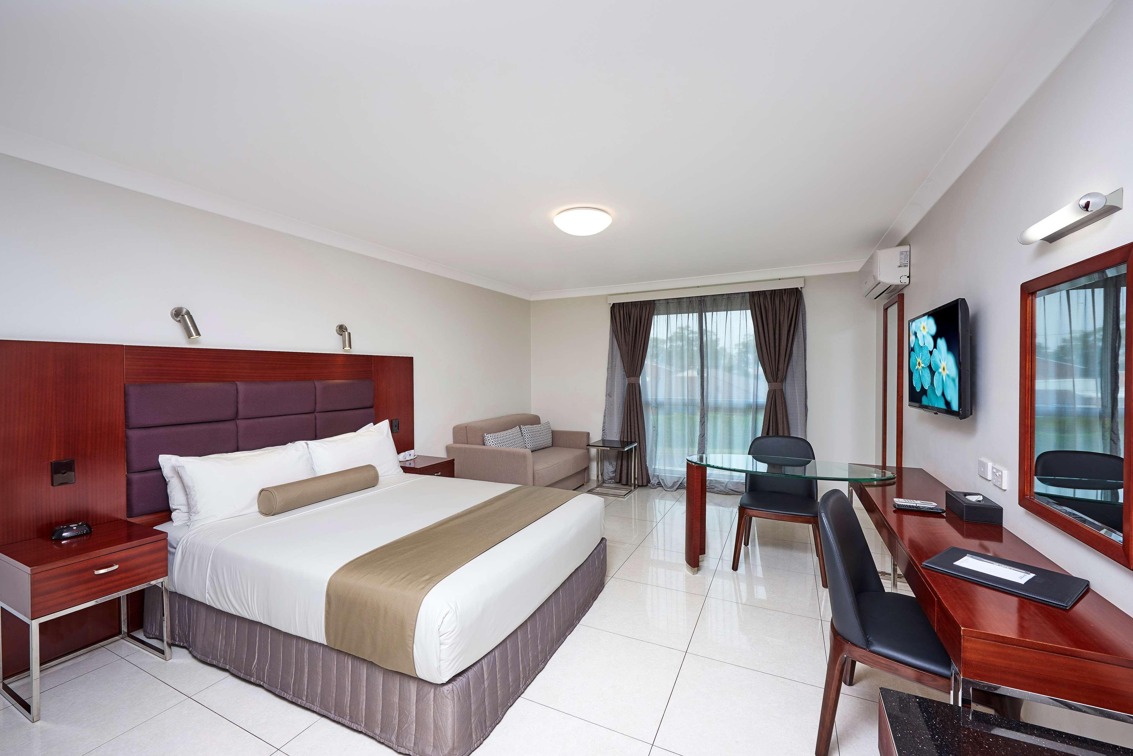 Best Western Casula Motor Inn מראה חיצוני תמונה