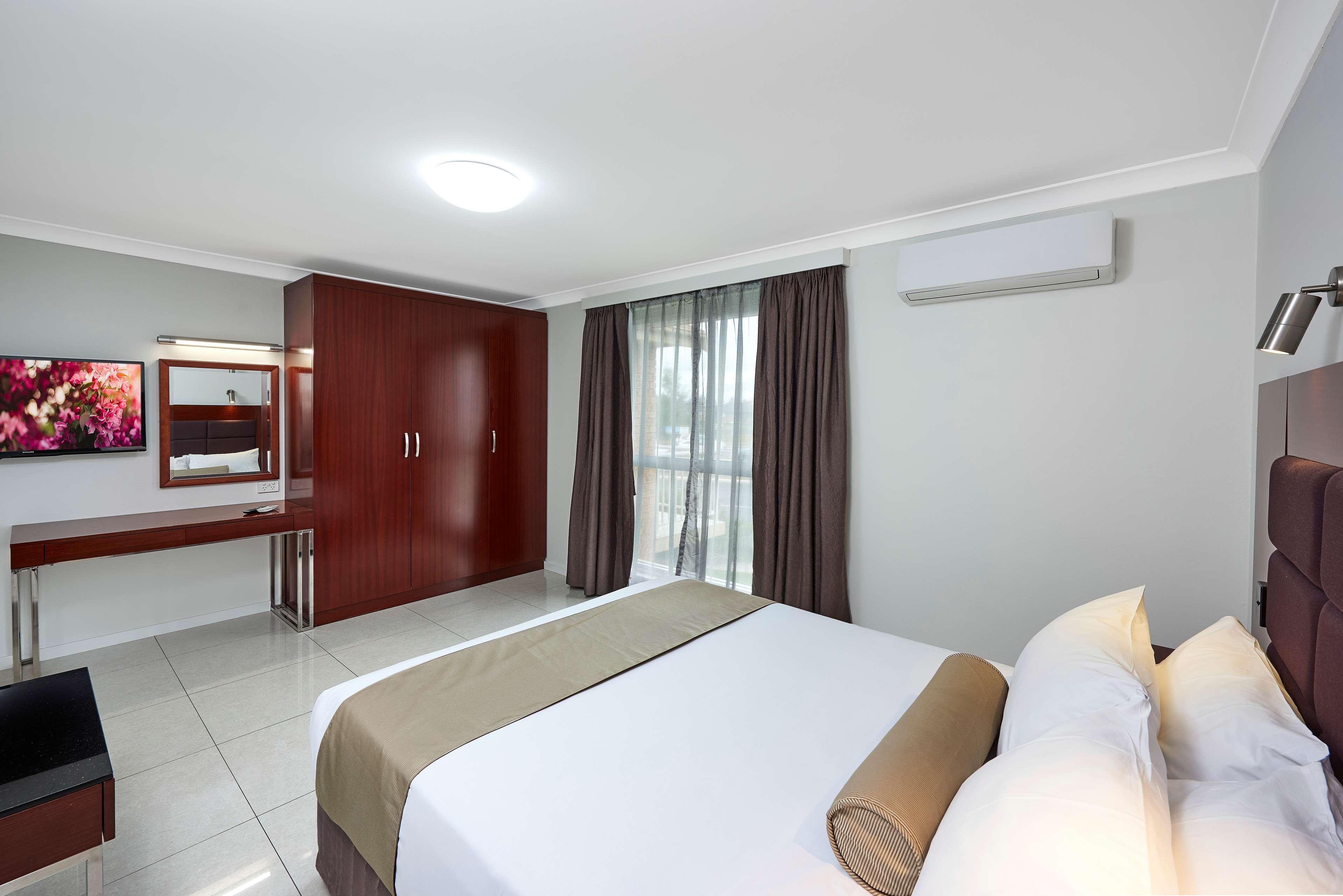 Best Western Casula Motor Inn מראה חיצוני תמונה