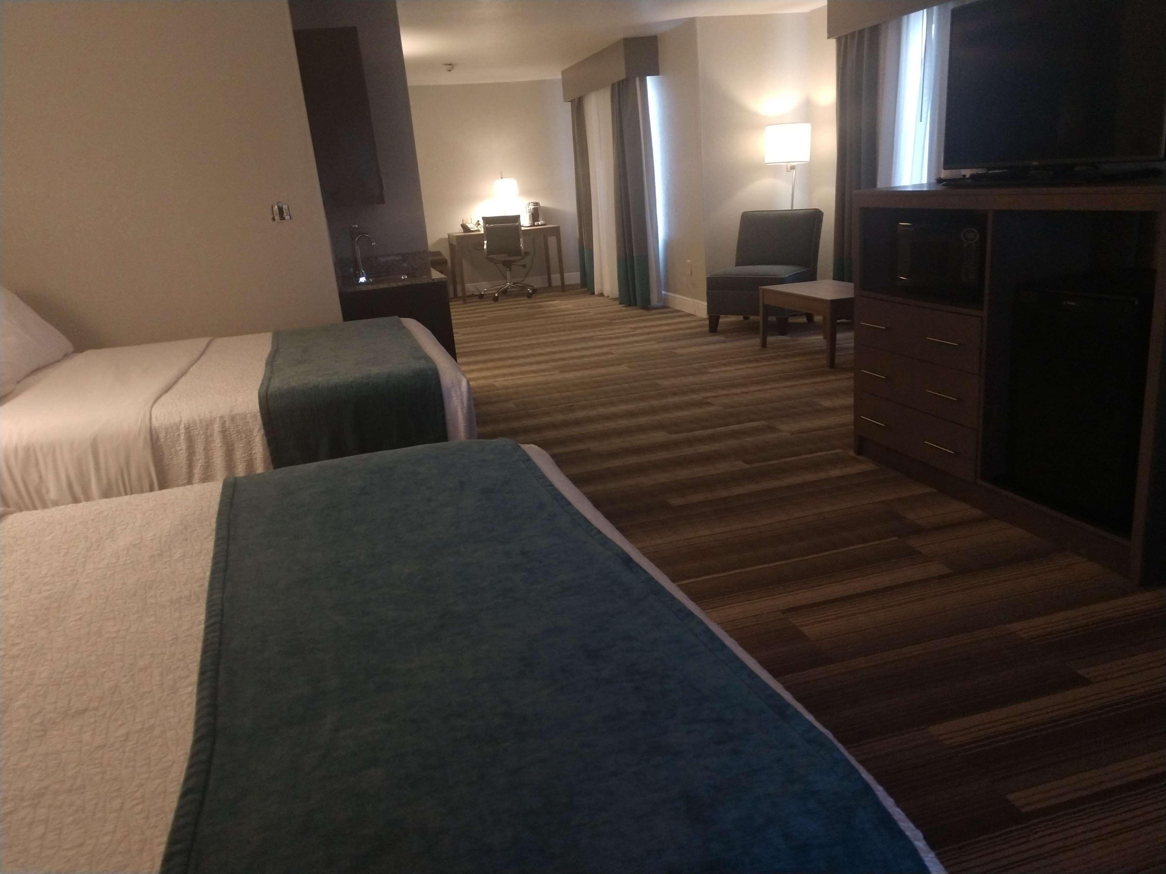 Best Western Casula Motor Inn מראה חיצוני תמונה