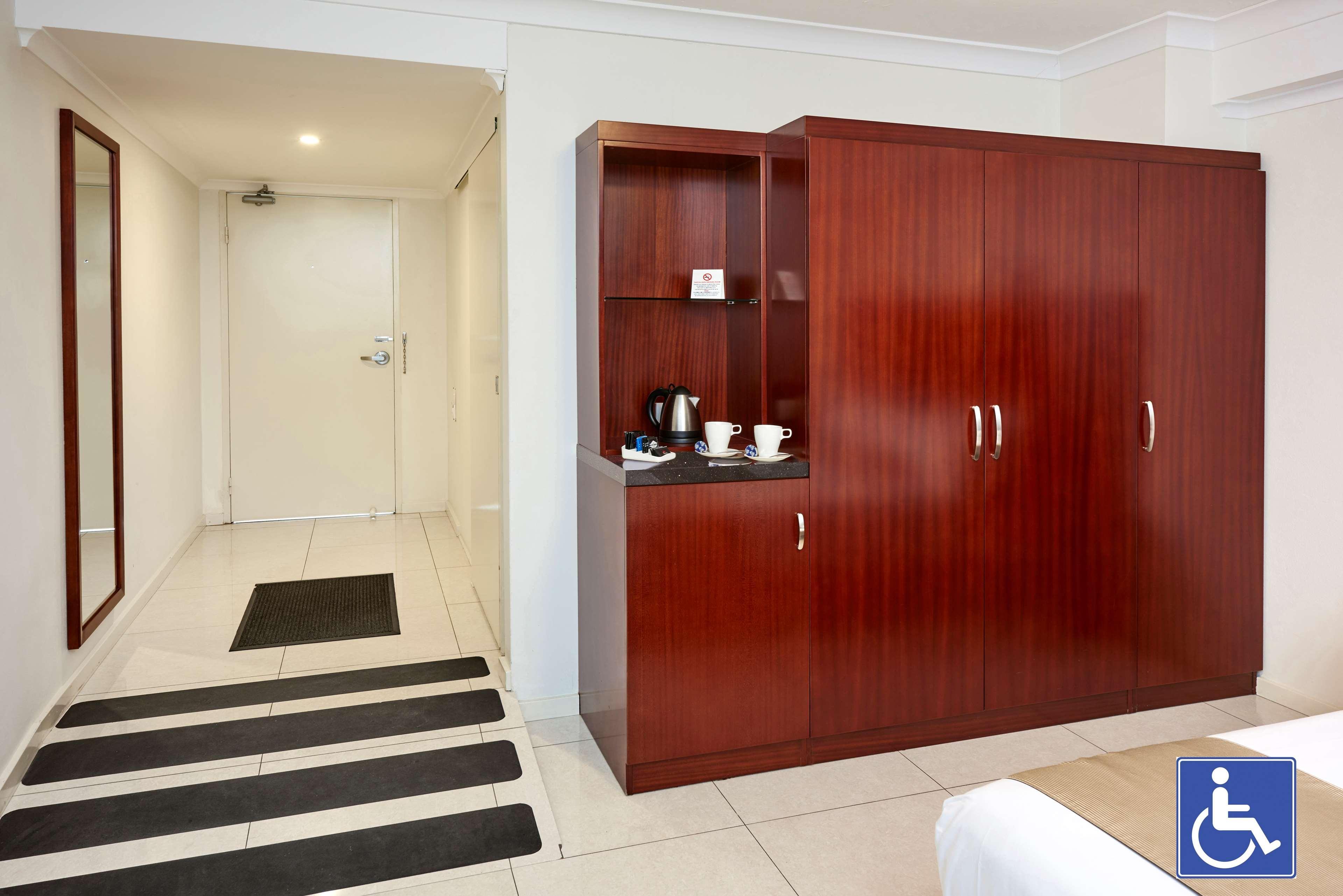 Best Western Casula Motor Inn מראה חיצוני תמונה
