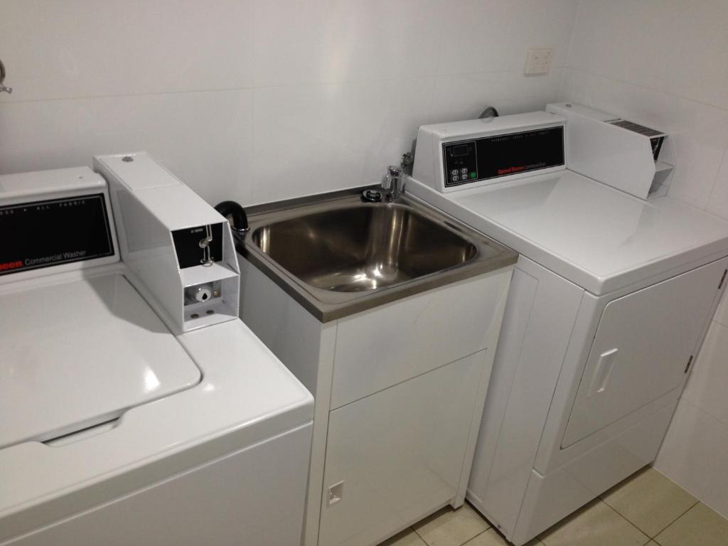 Best Western Casula Motor Inn מראה חיצוני תמונה