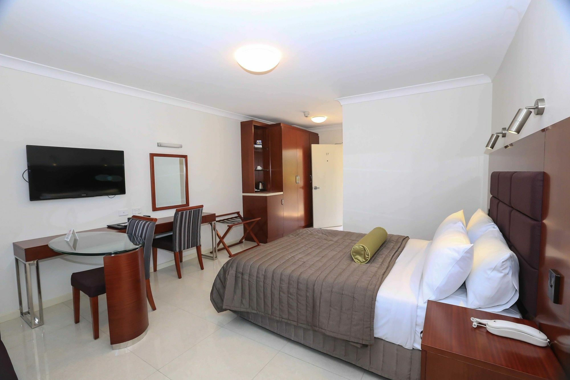 Best Western Casula Motor Inn מראה חיצוני תמונה