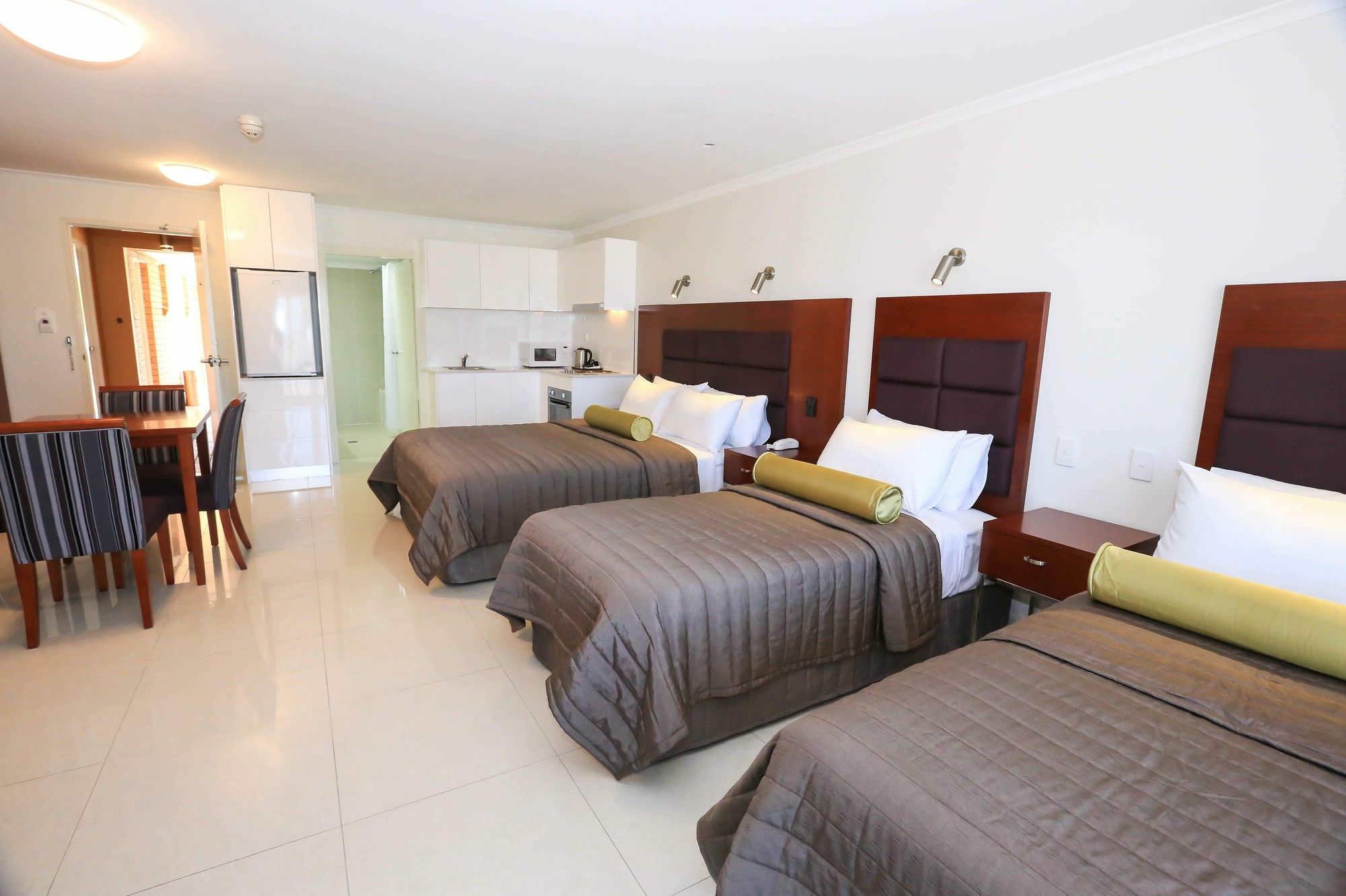 Best Western Casula Motor Inn מראה חיצוני תמונה