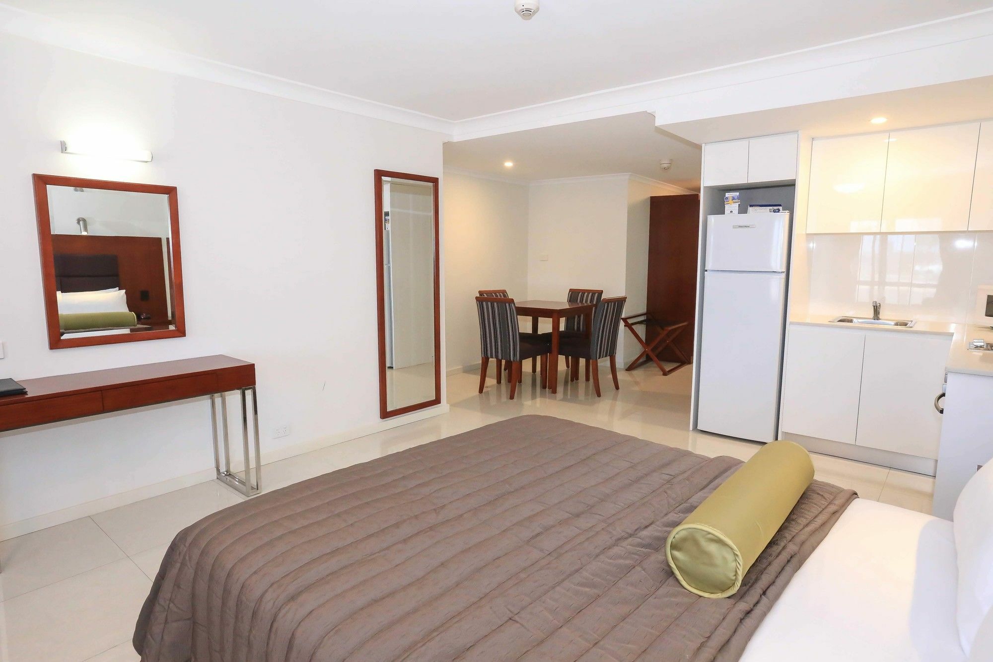 Best Western Casula Motor Inn מראה חיצוני תמונה