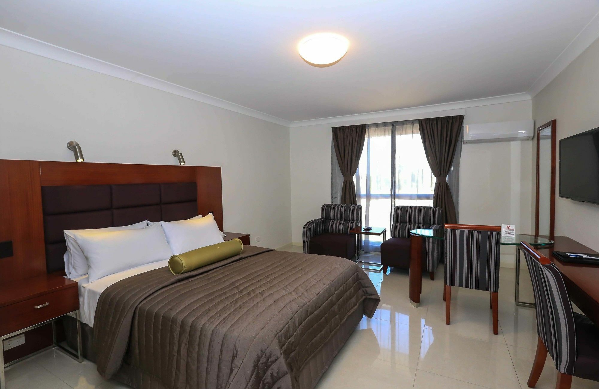 Best Western Casula Motor Inn מראה חיצוני תמונה