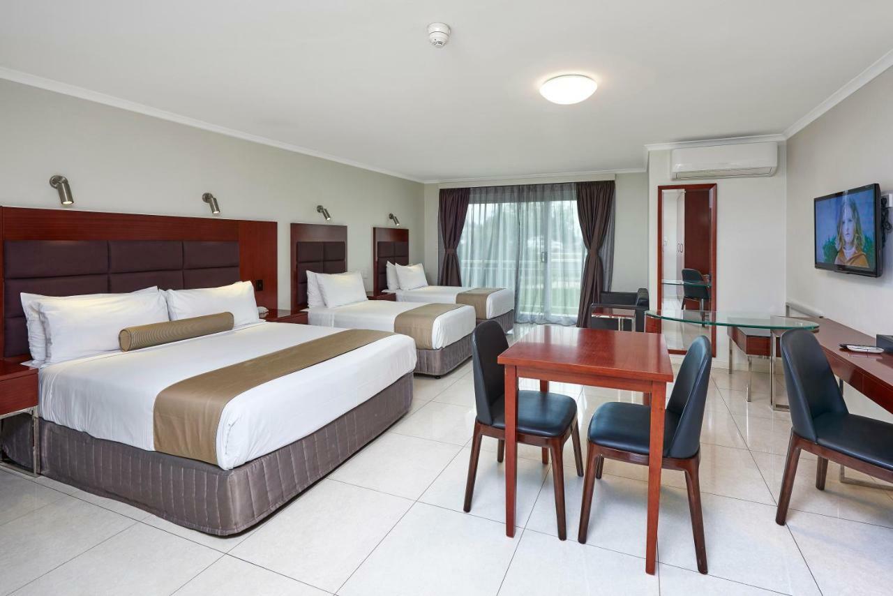 Best Western Casula Motor Inn מראה חיצוני תמונה